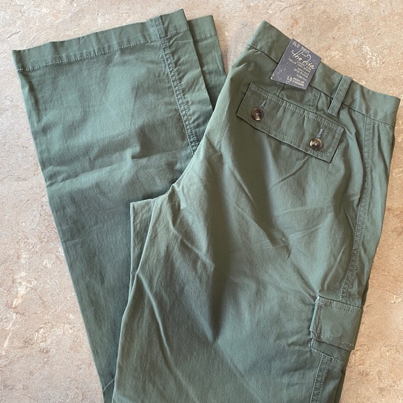 Old Navy Pants - 💚 Old Navy “The Diva” Low Rise Pants – Trendy Green 💚